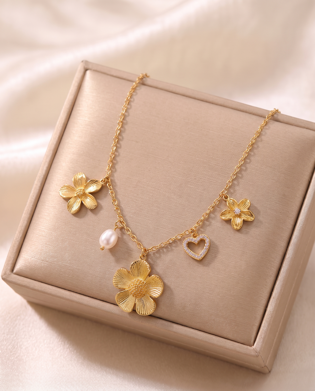 Flower Charm Ketting