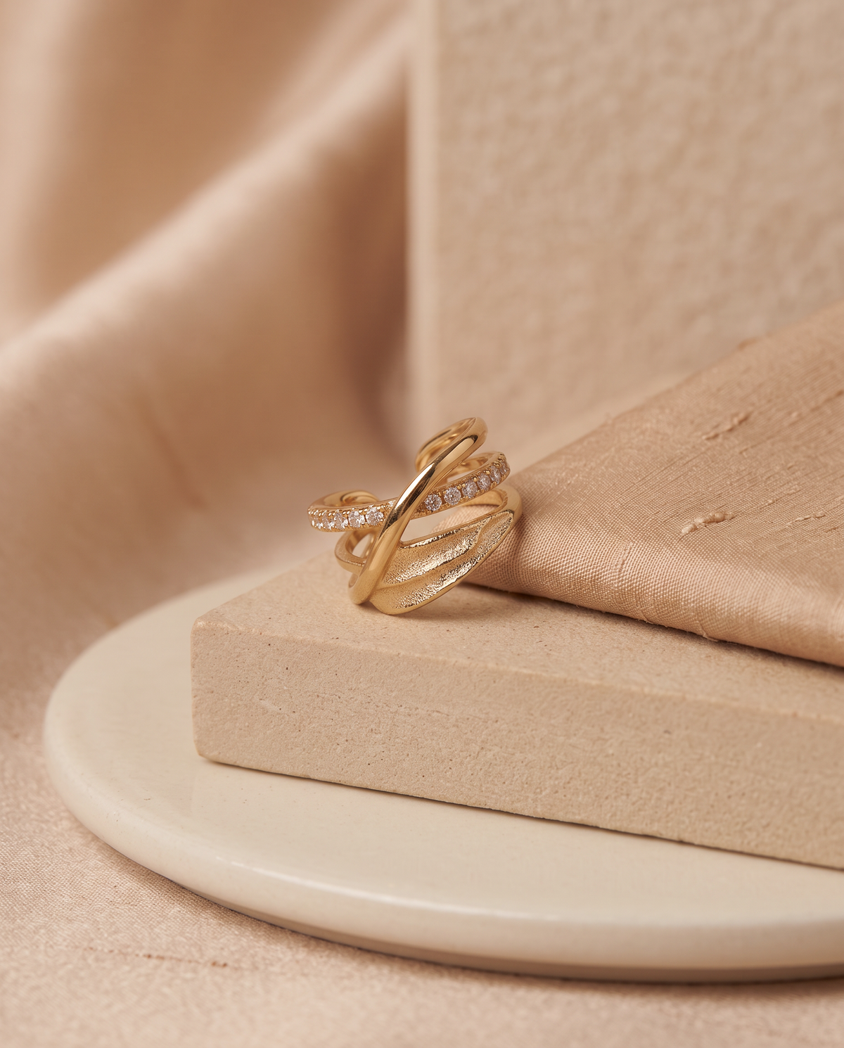 Twist Earcuff