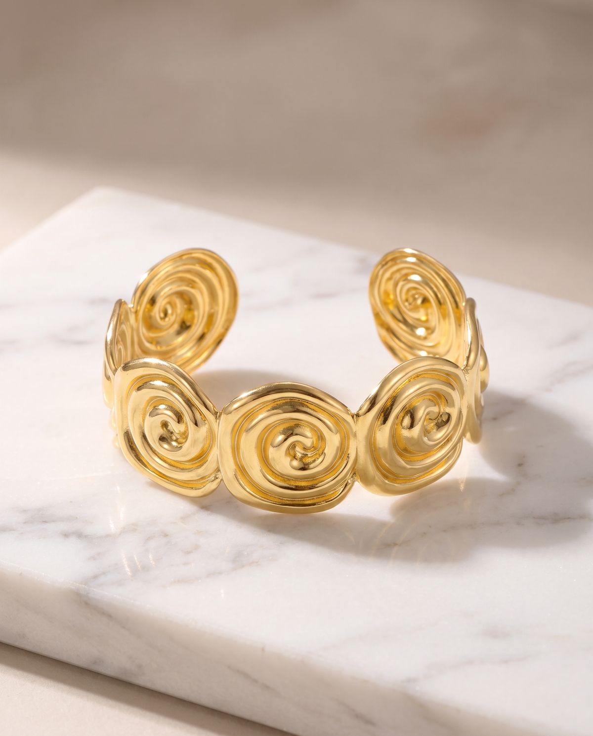 Spiral Wave Armband