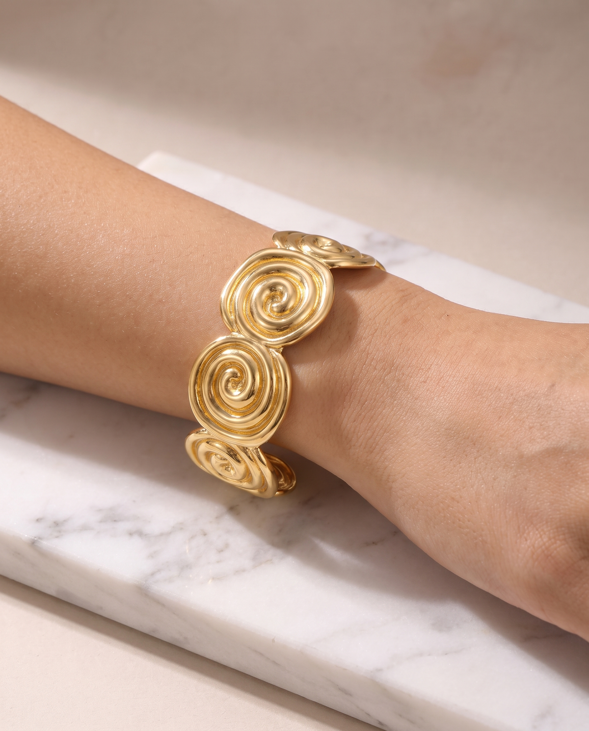 Spiral Wave Armband